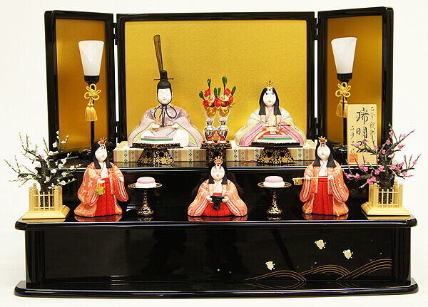真多呂作　木目込み雛人形　伝統的工芸産業品　瑞明雛　官女付き　五人飾り