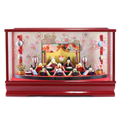雛人形: プレミアム 扇面三段 わらべ雛 10人揃い まり飾り オルゴール付 赤 ガラスケース飾り
