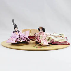 雛人形: 柴田家千代作 葵 かすみ桜刺繍 薄紫/白 柳親王 木製楕円形飾り台 平飾り