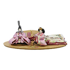 雛人形: 葵 麻の葉に丸文 薄紫ピンク 柳親王 裾長衣装着 木製 ハードメイプル突板 楕円形飾り台 平飾り