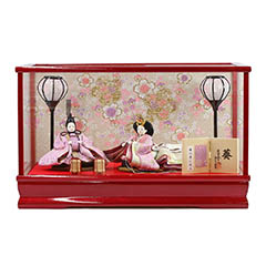 雛人形: 葵 麻の葉に丸文 薄紫ピンク 柳親王 裾長衣装着 オルゴール付き 桜柄 赤塗り ガラスケース飾り