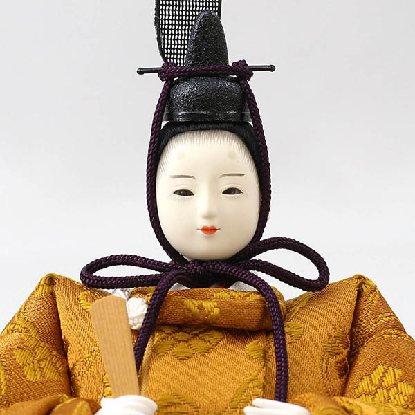 柴田家千代　 雛人形　柴田家千代作 葵 黄櫨染 唐花文様 金茶/赤 柳親王 裾長衣装着 三段ぼかし几帳 華風 黒塗り飾り台 平飾り　詳細画像