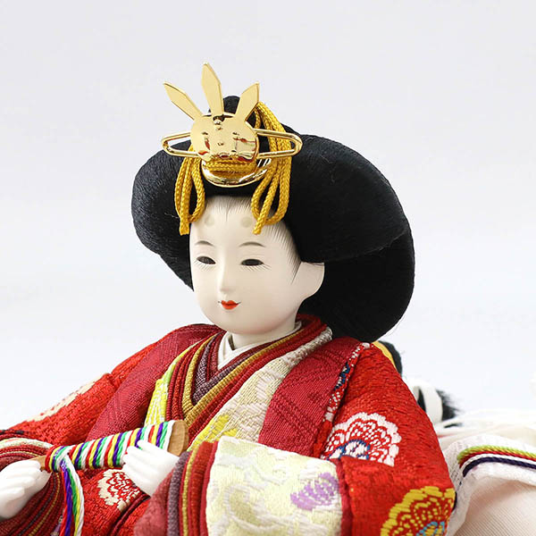 柴田家千代　 雛人形　柴田家千代作 葵 黄櫨染 唐花文様 金茶/赤 柳親王 裾長衣装着 三段ぼかし几帳 華風 黒塗り飾り台 平飾り　詳細画像