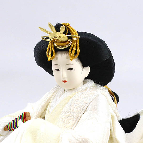 柴田家千代　 雛人形　柴田家千代作 葵 流水に木瓜文 白無垢風 柳親王 裾長衣装着 三段ぼかし几帳 華風 黒塗り飾り台 平飾り　詳細画像