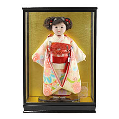 雛人形: 松寿作 市松人形 京友禅 桜橘にまり クリーム ガラスケース飾り （HB9）