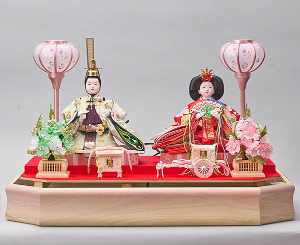 雛人形 藤翁 ちさと 小三五 親王飾り 六角ホワイトオークボカシ 刺繍バック アクリルケース飾り 詳細画像 藤翁 雛人形 ちさと 小三五 親王飾り 六角ホワイトオークボカシ 刺繍バック アクリルケース飾り 詳細画像