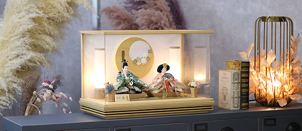 久月　 雛人形　久月 衣裳着 ケース入り 親王飾り 芥子親王 白木 木目 つまみ細工 アクリルケース飾り　詳細画像