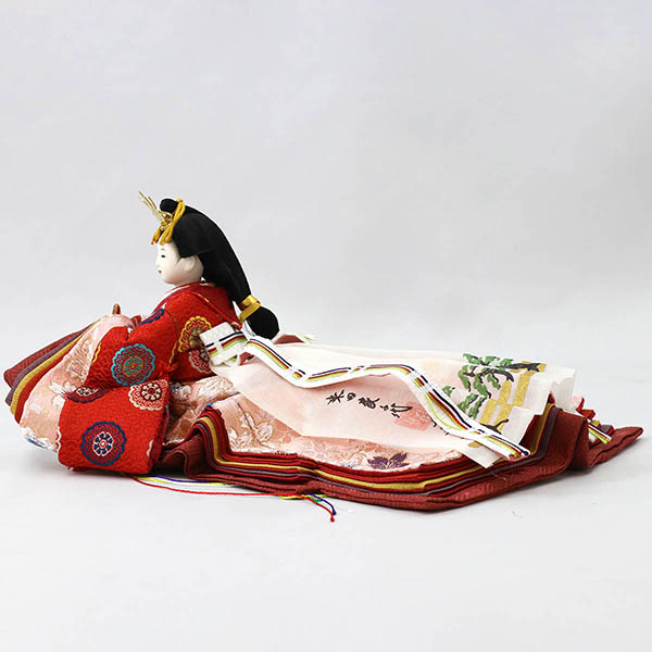 雛人形 柴田家千代 柴田家千代作 葵 有職 向鶴丸文 黒/赤 柳親王 裾長衣装着 白木 木目 アートフラワー アクリルケース 詳細画像 柴田家千代 雛人形 柴田家千代作 葵 有職 向鶴丸文 黒/赤 柳親王 裾長衣装着 白木 木目 アートフラワー アクリルケース 詳細画像