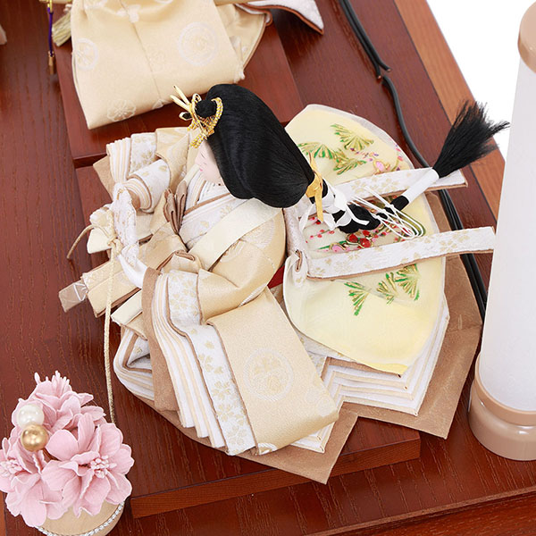 雛人形 フジキ 優香作 衣裳着 京十三番親王 アレンジフラワー 茶木目 アクリルケース飾り 詳細画像 フジキ 雛人形 優香作 衣裳着 京十三番親王 アレンジフラワー 茶木目 アクリルケース飾り 詳細画像