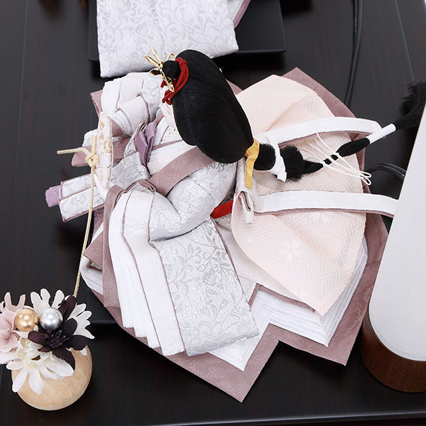 雛人形 フジキ 優香作 衣裳着 京十三番親王 アレンジフラワー 黒檀 アクリルケース飾り 詳細画像 フジキ 雛人形 優香作 衣裳着 京十三番親王 アレンジフラワー 黒檀 アクリルケース飾り 詳細画像