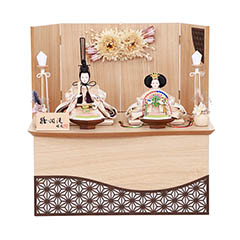 雛人形: 雅泉作 衣裳着 小芥子親王 白木 木目 四曲麻の葉屏風 収納箱飾り