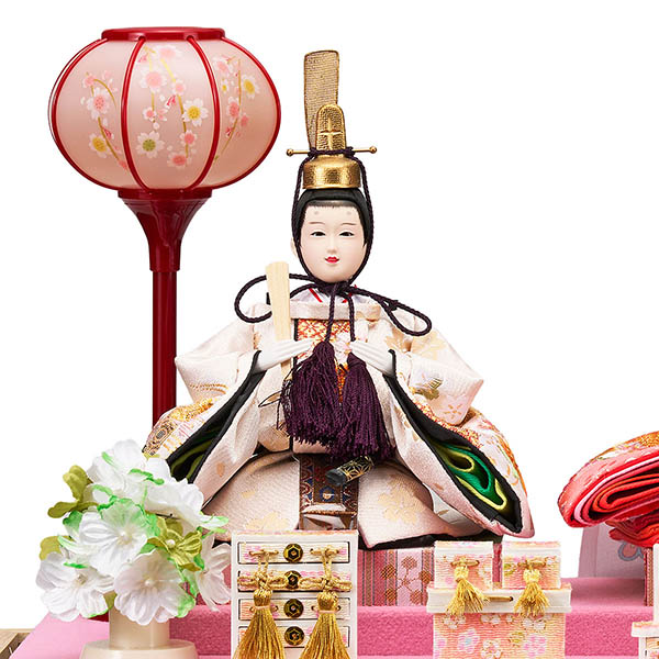 雛人形 藤翁 彩乃 豆親王飾り 桃 白木 木目 六角 ホワイトオークボカシ 刺繍バック アクリルケース オルゴール付き 詳細画像 藤翁 雛人形 彩乃 豆親王飾り 桃 白木 木目 六角 ホワイトオークボカシ 刺繍バック アクリルケース オルゴール付き 詳細画像