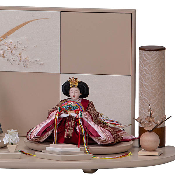 平安豊久　 雛人形　ゆか 芥子親王 平飾り モカ 二曲刺繍屏風　詳細画像