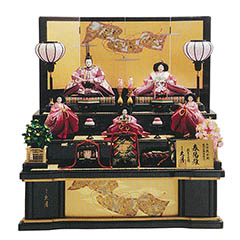 雛人形: 西陣織金襴 金彩刺繍 春陽雛 衣裳着 九番親王 大三五官女 五人飾り 木製 三段飾り 【D-61】