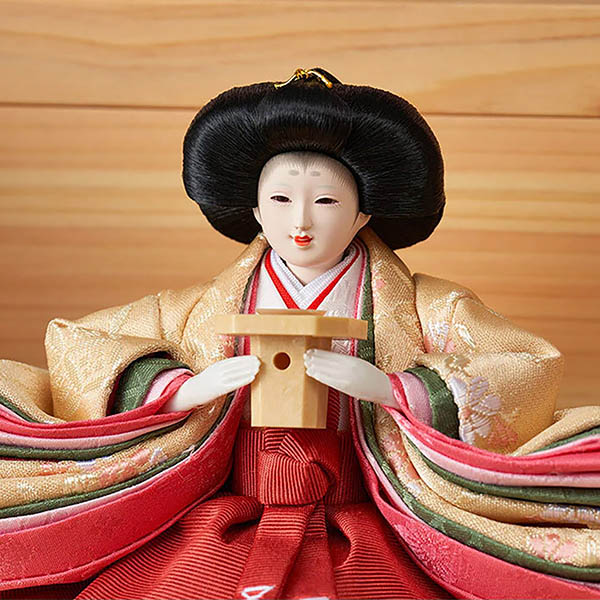 久月　 雛人形　銘木 檜 刺繍 衣裳着 芥子親王 柳官女 五人飾り 収納三段飾り 引き出し式収納箱　詳細画像