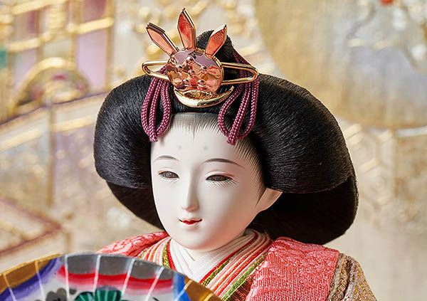 雛人形 久月 横山薫作 正絹 衣裳着 芥子親王 平飾り 白木 木目 飾り台 久月監製 詳細画像 久月 雛人形 横山薫作 正絹 衣裳着 芥子親王 平飾り 白木 木目 飾り台 久月監製 詳細画像