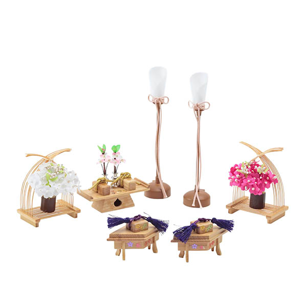 雛人形 久月 横山薫作 正絹 衣裳着 芥子親王 平飾り 白木 木目 飾り台 久月監製 詳細画像 久月 雛人形 横山薫作 正絹 衣裳着 芥子親王 平飾り 白木 木目 飾り台 久月監製 詳細画像