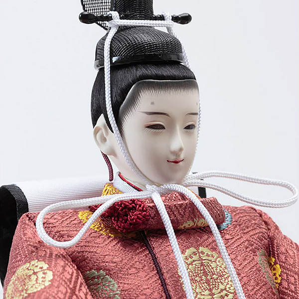 雛人形 久月 横山薫作 正絹 衣裳着 芥子親王 平飾り 白木 木目 飾り台 久月監製 詳細画像 久月 雛人形 横山薫作 正絹 衣裳着 芥子親王 平飾り 白木 木目 飾り台 久月監製 詳細画像