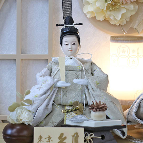 雛人形 久月 衣裳着 ケース入り 親王飾り モカ 芥子親王 円形 丸型 白木 木目 花飾り アクリルケース 詳細画像 久月 雛人形 衣裳着 ケース入り 親王飾り モカ 芥子親王 円形 丸型 白木 木目 花飾り アクリルケース 詳細画像