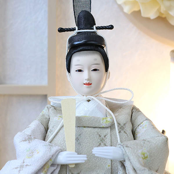 雛人形 久月 衣裳着 ケース入り 親王飾り モカ 芥子親王 円形 丸型 白木 木目 花飾り アクリルケース 詳細画像 久月 雛人形 衣裳着 ケース入り 親王飾り モカ 芥子親王 円形 丸型 白木 木目 花飾り アクリルケース 詳細画像