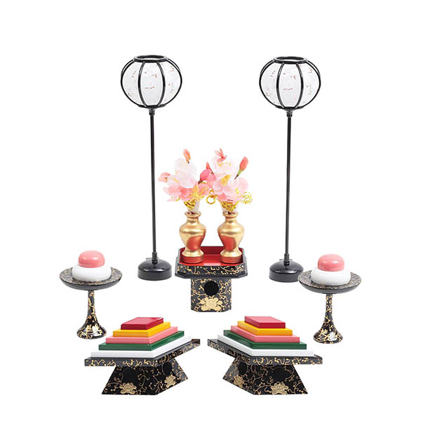 雛人形 久月 正絹有職 黄櫨染 衣裳着 芥子親王 二寸官女 棚式四段飾り 詳細画像 久月 雛人形 正絹有職 黄櫨染 衣裳着 芥子親王 二寸官女 棚式四段飾り 詳細画像