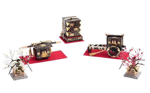 雛人形 久月 正絹有職 黄櫨染 衣裳着 芥子親王 二寸官女 棚式四段飾り 詳細画像 久月 雛人形 正絹有職 黄櫨染 衣裳着 芥子親王 二寸官女 棚式四段飾り 詳細画像