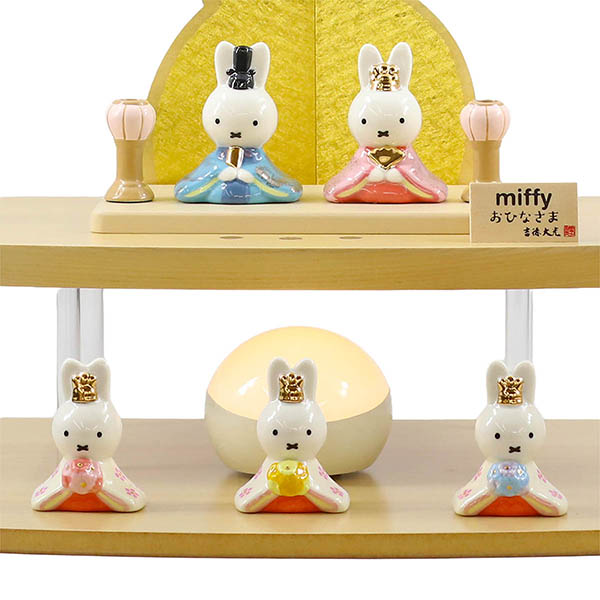雛人形 吉徳 miffy ミッフィー 磁器 ひな人形 うさこ 親王 官女 五人飾り バーチ製 違い棚 LED照明付き 二段飾り 詳細画像 吉徳 雛人形 miffy ミッフィー 磁器 ひな人形 うさこ 親王 官女 五人飾り バーチ製 違い棚 LED照明付き 二段飾り 詳細画像