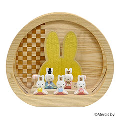 雛人形: miffy  ミッフィー 磁器 ひな人形 うさこ 親王 官女 五人飾り 円型 丸型 檜風木目 アクリ