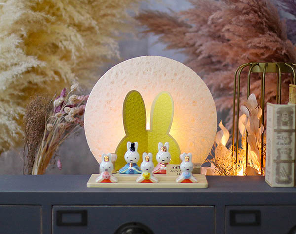 雛人形 吉徳 miffy ミッフィー 磁器 ひな人形 うさこ 親王 官女 五人飾り 円形 丸型 LED照明付き 満月繭屏風 詳細画像 吉徳 雛人形 miffy ミッフィー 磁器 ひな人形 うさこ 親王 官女 五人飾り 円形 丸型 LED照明付き 満月繭屏風 詳細画像
