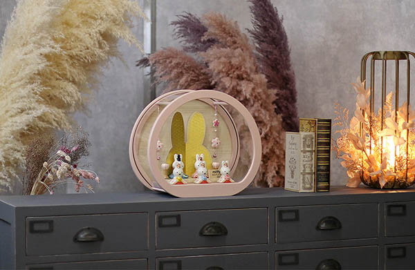 雛人形 吉徳 miffy ミッフィー 磁器 ひな人形 うさこ 親王 官女 五人飾り 円型 丸型 木目バック ピンクベージュ塗 桜つるし付き アクリルケース 詳細画像 吉徳 雛人形 miffy ミッフィー 磁器 ひな人形 うさこ 親王 官女 五人飾り 円型 丸型 木目バック ピンクベージュ塗 桜つるし付き アクリルケース 詳細画像