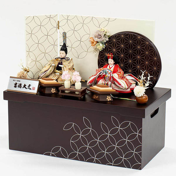 吉徳　 雛人形　柳親王 七宝・麻の葉文様 収納箱飾り 　詳細画像