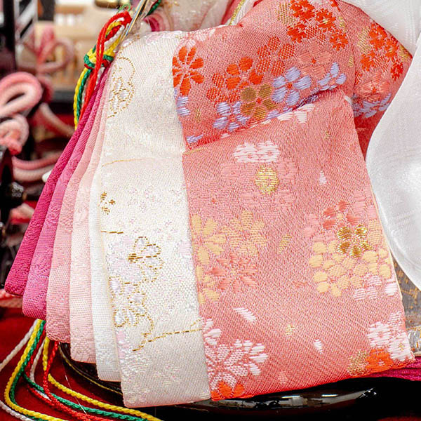 吉徳　 雛人形　ガラスケース入り 小三五親王飾り おひなさま　詳細画像