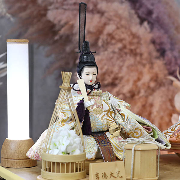 吉徳　 雛人形　白木 木目 花飾り アクリルケース入り 親王飾り　詳細画像