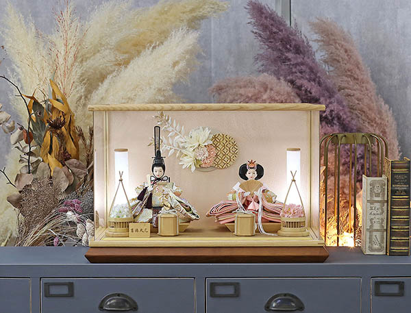 吉徳　 雛人形　白木 木目 花飾り アクリルケース入り 親王飾り　詳細画像