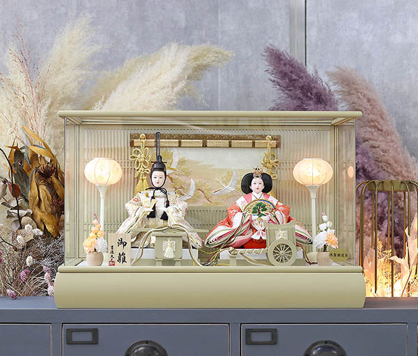 雛人形 吉徳 モカ塗り アクリルケース入り 小三五 親王飾り 詳細画像 吉徳 雛人形 モカ塗り アクリルケース入り 小三五 親王飾り 詳細画像