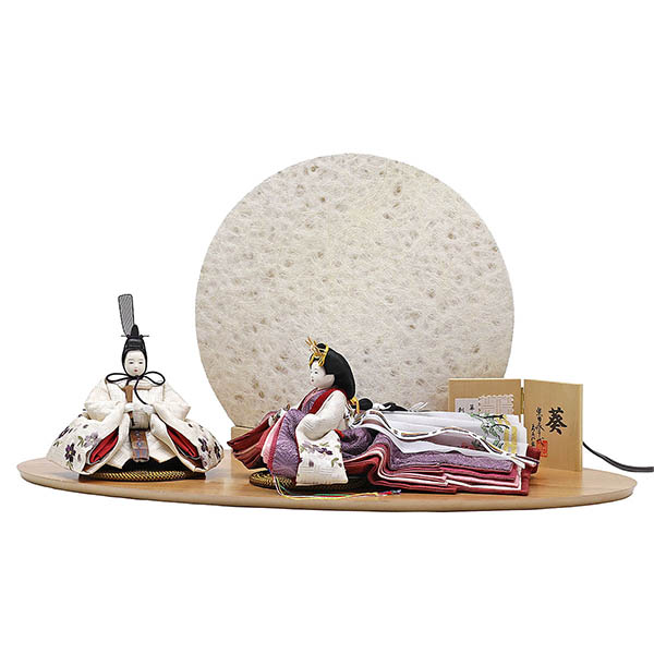 雛人形 柴田家千代 柴田家千代作 葵 算崩地紋 刺繍桜ちらし 白紫 柳親王 裾長衣装着 円形 丸型 LED照明付き 満月繭屏風 桜 突板 楕円形飾り台 平飾り 詳細画像 柴田家千代 雛人形 柴田家千代作 葵 算崩地紋 刺繍桜ちらし 白紫 柳親王 裾長衣装着 円形 丸型 LED照明付き 満月繭屏風 桜 突板 楕円形飾り台 平飾り 詳細画像