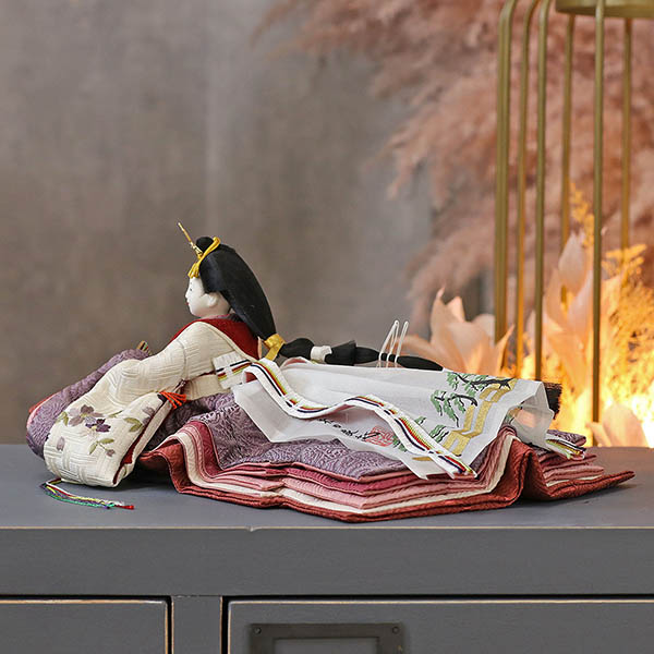 雛人形 柴田家千代 柴田家千代作 葵 算崩地紋 刺繍桜ちらし 白紫 柳親王 裾長衣装着 円形 丸型 LED照明付き 満月繭屏風 桜 突板 楕円形飾り台 平飾り 詳細画像 柴田家千代 雛人形 柴田家千代作 葵 算崩地紋 刺繍桜ちらし 白紫 柳親王 裾長衣装着 円形 丸型 LED照明付き 満月繭屏風 桜 突板 楕円形飾り台 平飾り 詳細画像