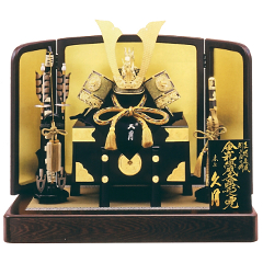 久月 正絹緋縅15号兜 鉄刀木張金屏風飾り