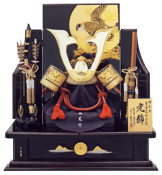 阿部高光作　正絹朱糸縅28号着用兜　丸鷹に松塗屏風飾り　久月監製　【19112】