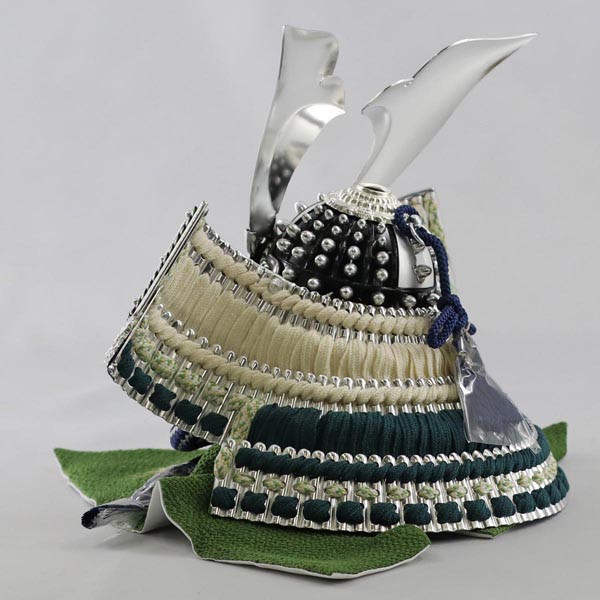 吉徳　五月人形　玉鳳作 正絹糸縅 兜 収納飾り　詳細画像