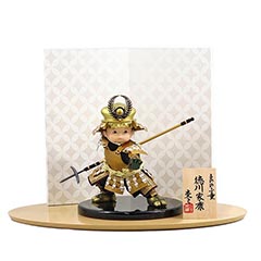 五月人形: 壹三作 もののふ童シリーズ 家康参上 壱三（いちぞう） 白色七宝文様屏風 ハードメイプル突板 円形台