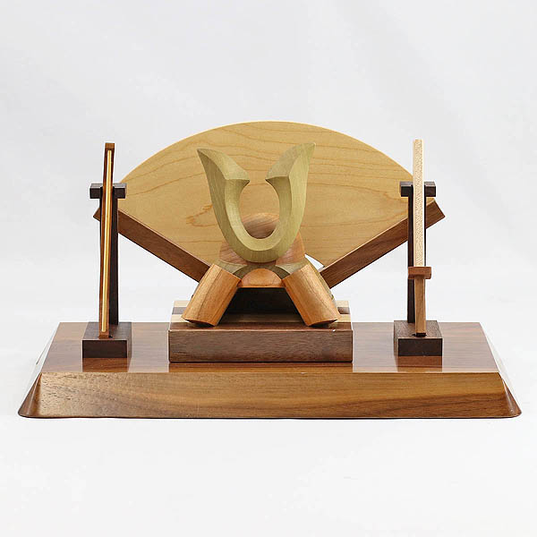 木製 無垢材の兜 muku （むく） 立体大鍬形 弓・太刀 高級木材使用 扇型屏風 飾り台セット