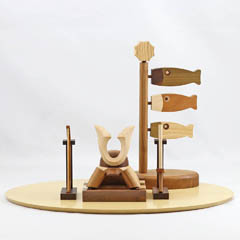 五月人形: 木製 無垢材の兜 muku （むく） 立体大鍬形 弓・太刀 鯉のぼり yuunagi (ゆうなぎ） 