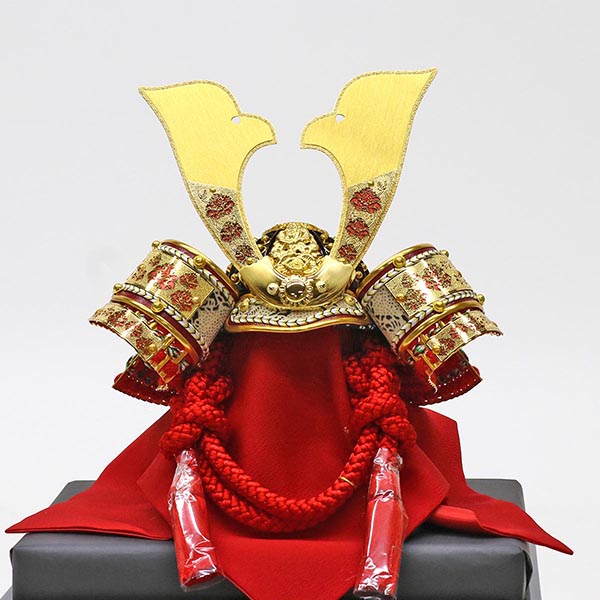 吉徳　 五月人形　正絹赤絲縅 兜飾り　詳細画像