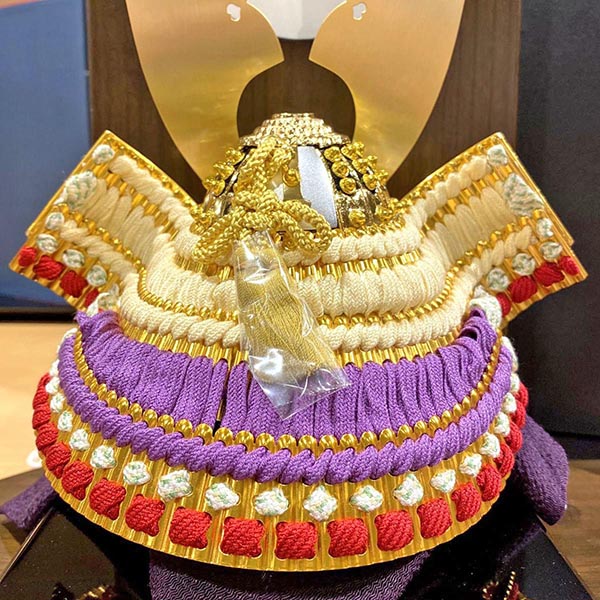 吉徳　 五月人形　玉鳳作 正絹紫段縅 兜飾り　詳細画像