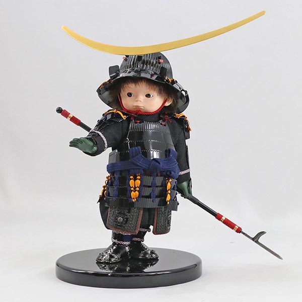 壹三　 五月人形　壹三作 もののふ童シリーズ 剣舞 伊達政宗 壱三（いちぞう） 金屏風 ハードメイプル突板 円形台飾り　詳細画像