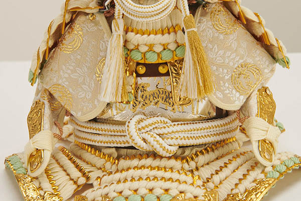 平安豊久　 五月人形　皇宸作 白銀之虎家康 白糸縅 超コンパクト 鎧飾り　詳細画像