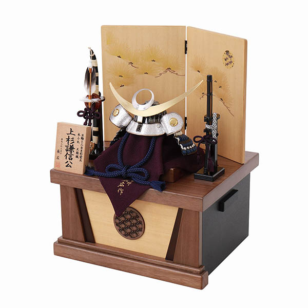 五月人形 フジキ 辰広作 正絹 紺・白糸縅 本小札 兜 木目 収納飾り 詳細画像 フジキ 五月人形 辰広作 正絹 紺・白糸縅 本小札 兜 木目 収納飾り 詳細画像