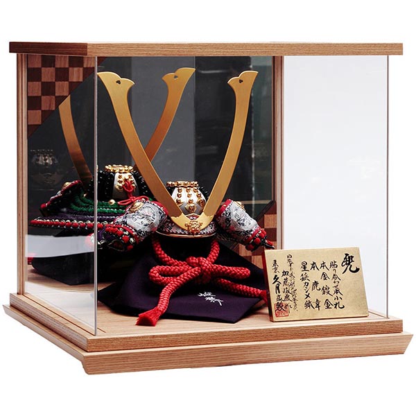 久月　 五月人形　加藤峻厳作 兜 紫肩萌黄縅 貼り合わせ小札 木目 鏡面バック アクリルケース　詳細画像