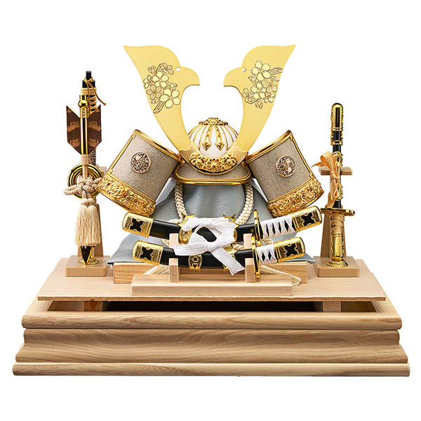 藤翁　 五月人形　北斗 桜柄入り 大鍬型 兜飾り 白木 木目 丸型 カブセ式 アクリルケース　詳細画像